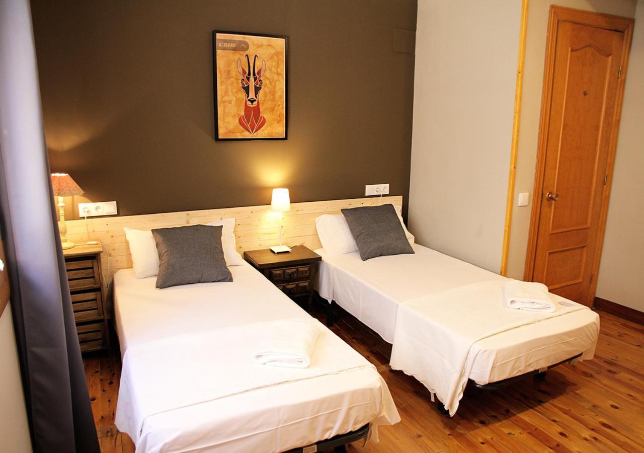 Hostal Fonda Prat Puigcerdà Exterior foto